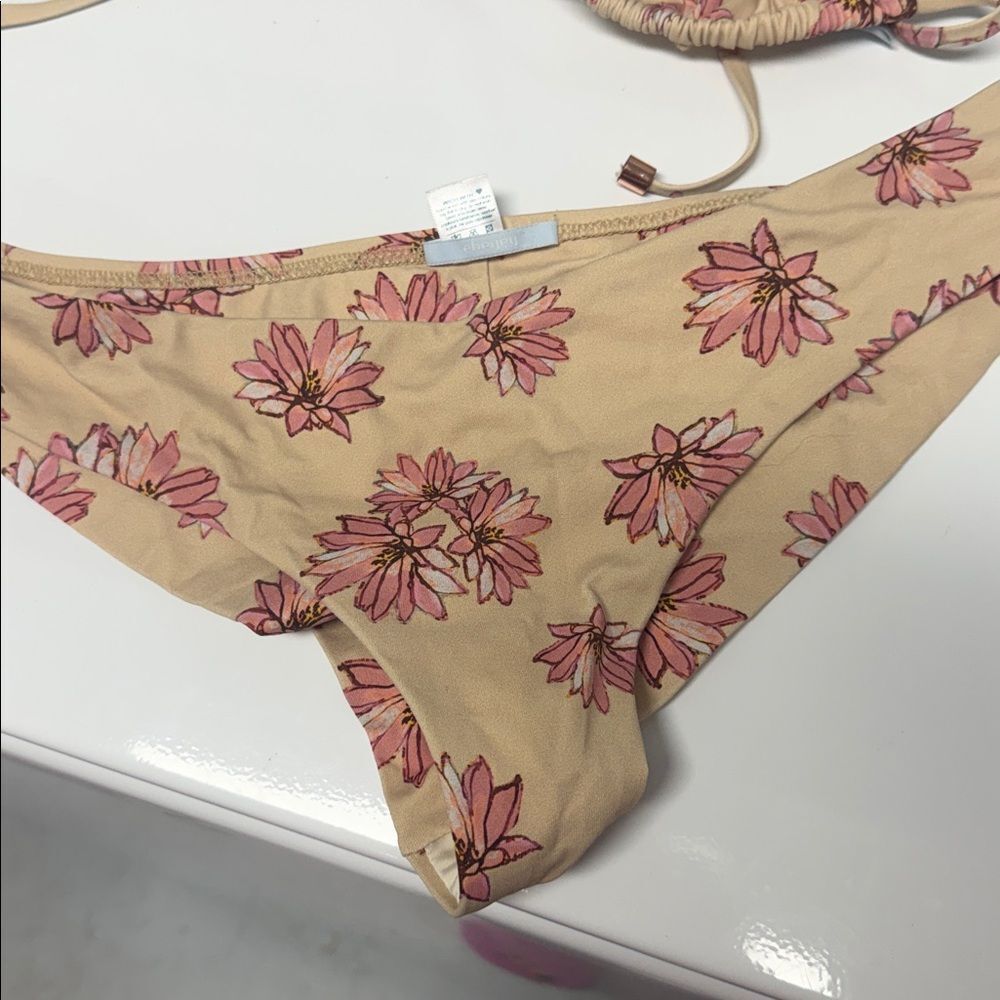 Floral Bikini Set in Pink & Tan Small Top Medium Bottom - LIKE NEW Swimwear - Picture 3 of 3